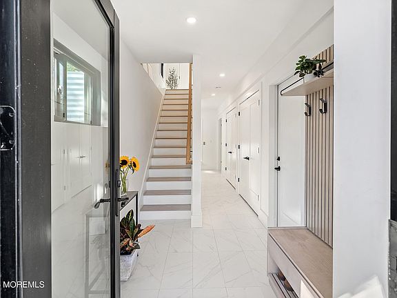 4th image of 25 Portland Road