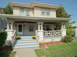 30 Holmes Ct, Albany, NY 12209