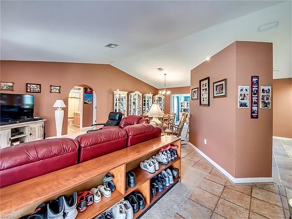 3rd image of 1634 SE 20th St