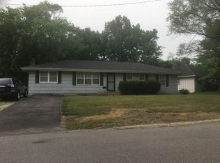 3804 Ruysser Rd, Kansas City, MO 64137