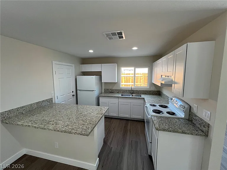 3608 W Bonanza Rd — Photo 7