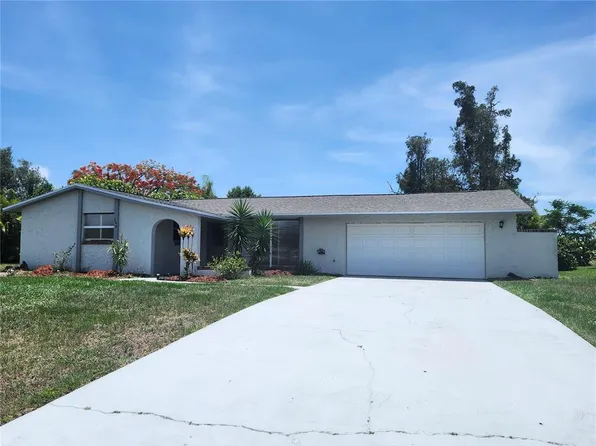 146 Caddy Rd, Rotonda West, FL 33947