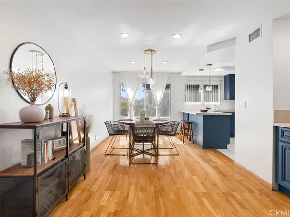 7038 De Celis Pl Unit 18, Van Nuys, CA 91406