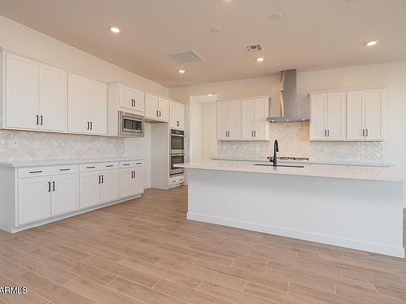 2nd image of 2552 E Alfonso Drive