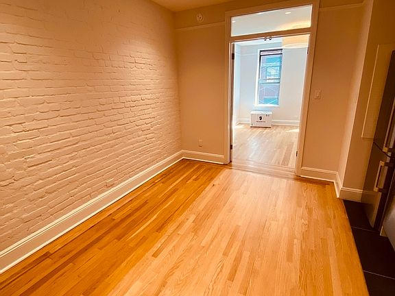 3rd image of 441 W 56th St APT 4B