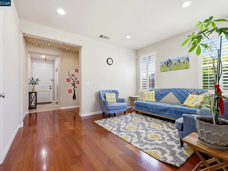 165 Paddington Ct — Photo 12