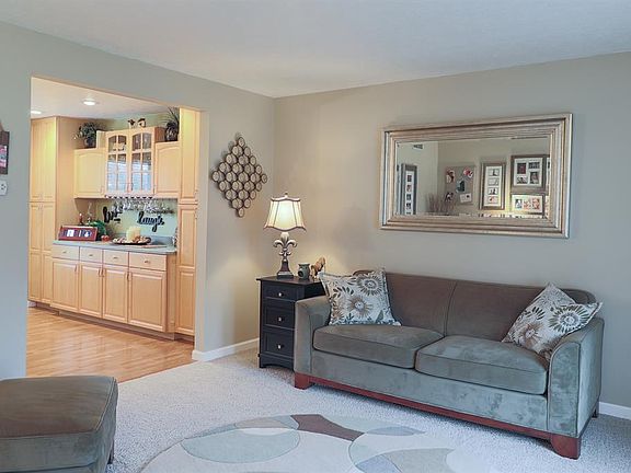 3rd image of 11601 Greenridge Dr