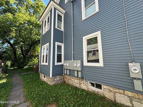 3rd image of 51 Orchard St