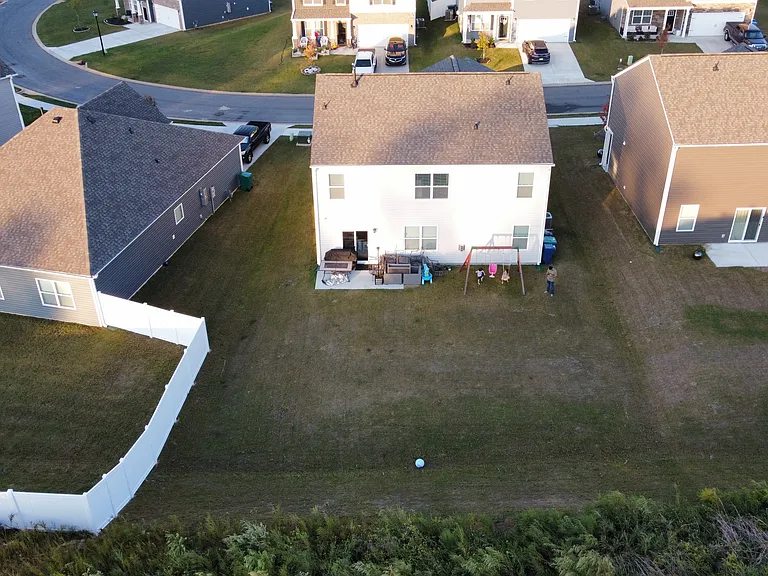 670 Hollyrose Cir — Photo 28