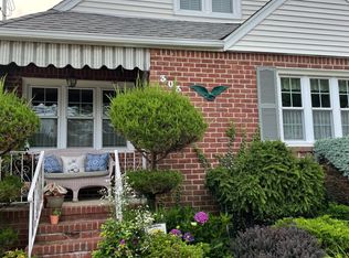 303 Kensington Rd S, Garden City, NY 11530