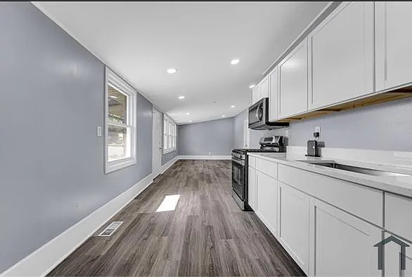 3 bed, $1,825 — Photo 2
