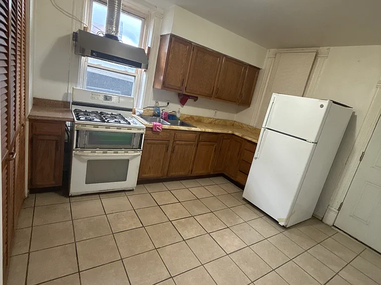 3526 S Union Ave #2 — Photo 8