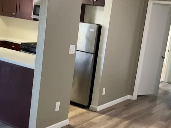 3rd image of 15329 Vose St #112