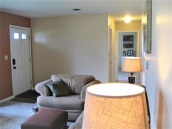 5th image of 428 N Harmony St