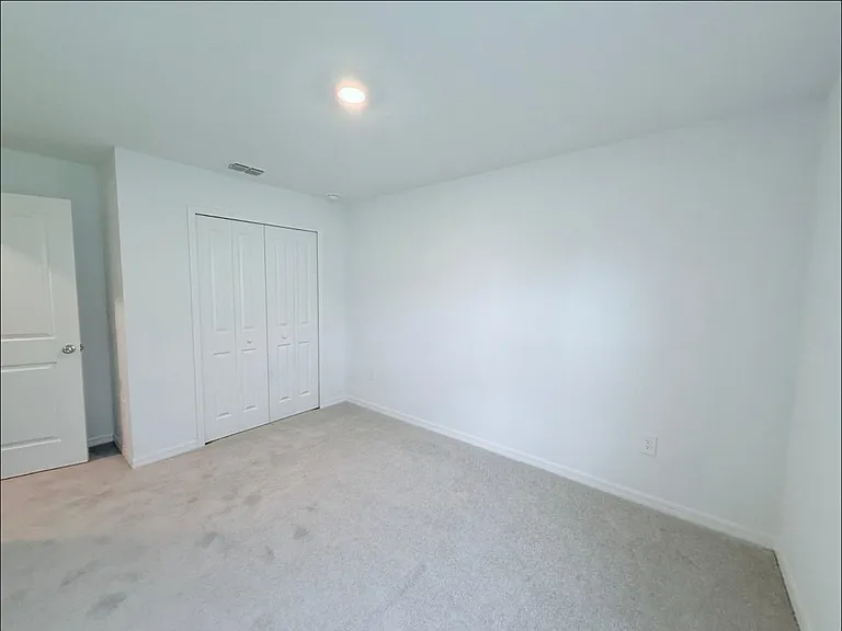 1537 NW 48th St — Photo 7