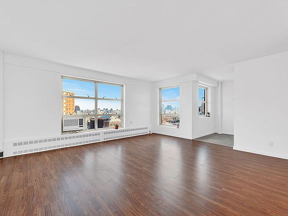 2nd image of 70 La Salle St APT 16E