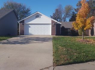 3405 Keenes Edge Dr, Columbia, MO 65201