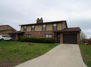 704 Oxen Dr, Belleville, IL 62221
