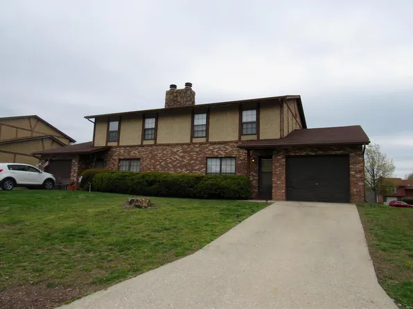 704 Oxen Dr, Belleville, IL 62221