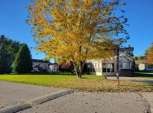 6051 Eastwood Dr, Lakeport, MI 48059