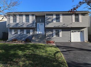 32 Bayside Ave, Barnegat, NJ 08005