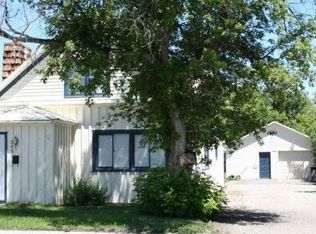 846 Garfield St, Lander, WY 82520