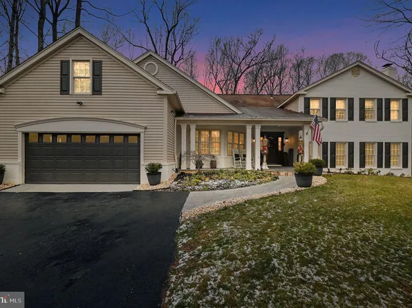 11728 Stuart Mill Rd, Oakton, VA 22124