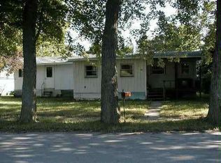 103 E James St, Wolcottville, IN