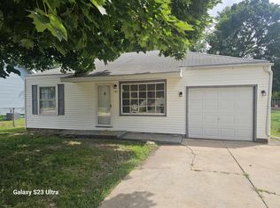 541 Wood Ave, Machesney Park, IL 61115