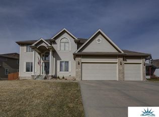 306 Pheasant Run Ln, Papillion, NE 68046