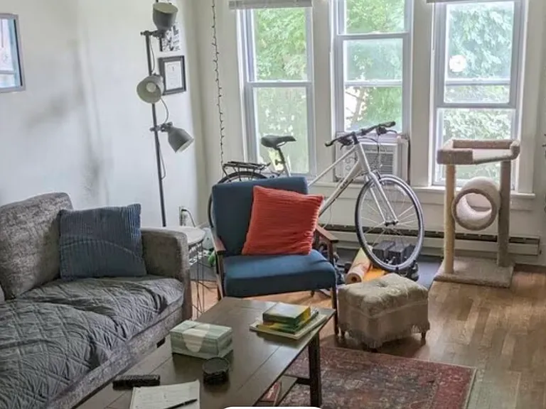 401 E Green St #2 — Photo 3