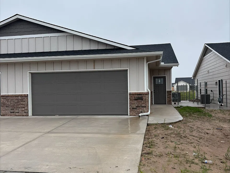 11888 Wildwood St #200