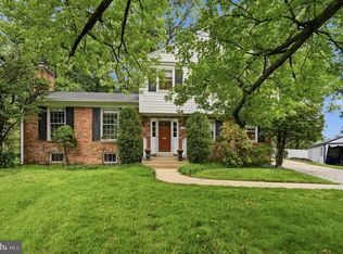12112 Whippoorwill Ln, Rockville, MD 20852