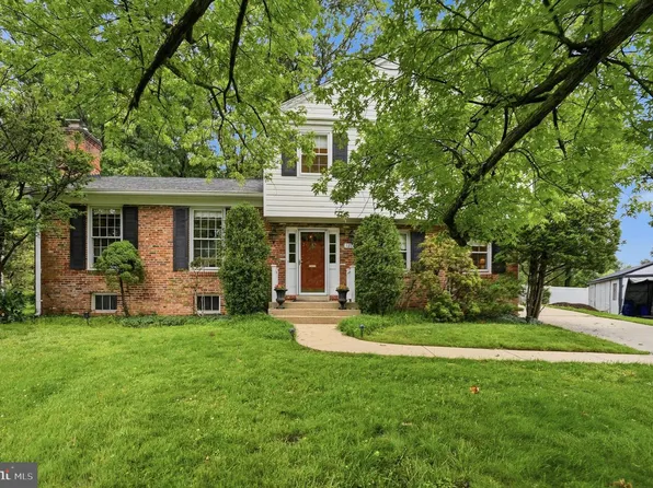 12112 Whippoorwill Ln, Rockville, MD 20852