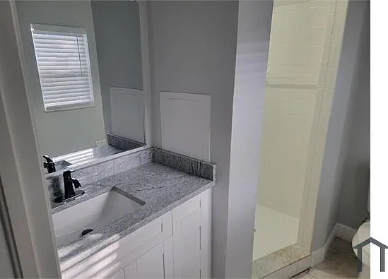 1830 Quincy St S — Photo 3