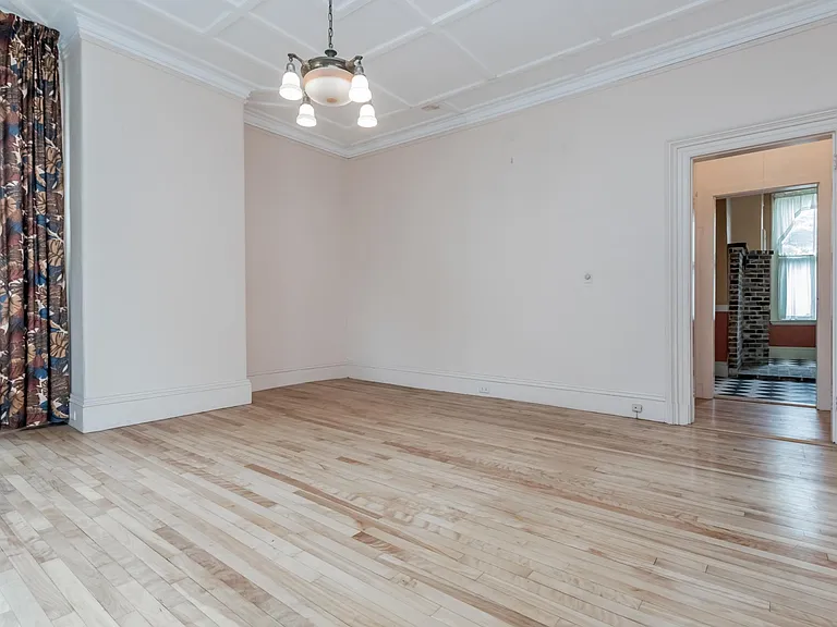 256 Vaughan St #1 — Photo 15