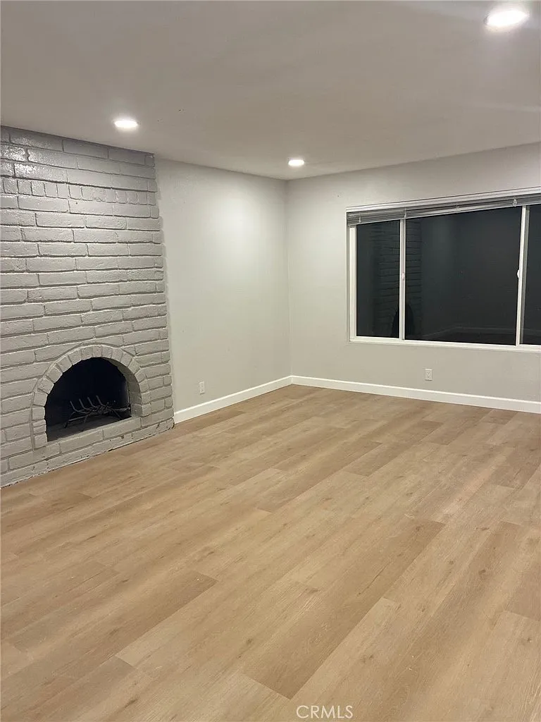 1 bed, 180 sqft, $1,350 — Photo 2