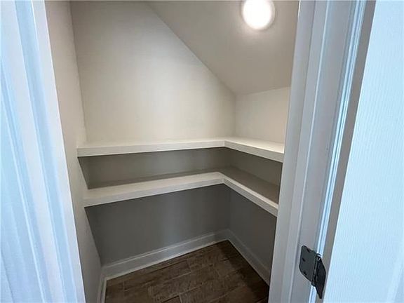 5th image of 1522 Orpheum Ave