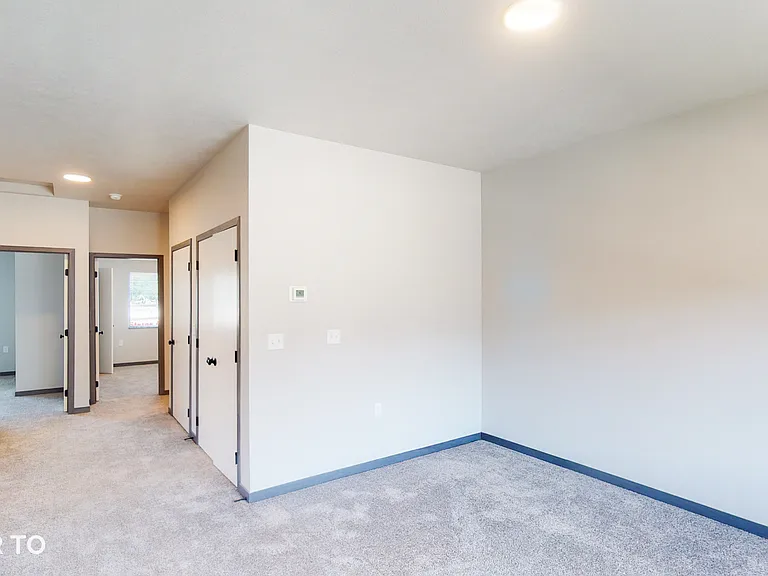 5800 Sunnybrook Plz — Photo 102