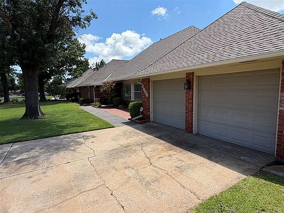 3rd image of 3000 Pelham Dr