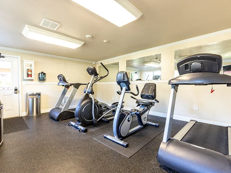 24-HR Fitness