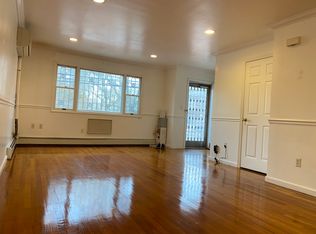 21542 38th Ave, Bayside, NY 11361
