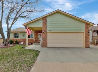 1713 E Cresthill Rd, Derby, KS 67037