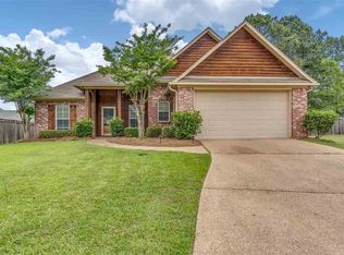 219 Bedford Dr, Brandon, MS 39047