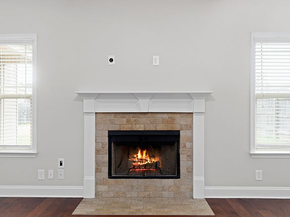 3rd image of 1479 Amberley Dr