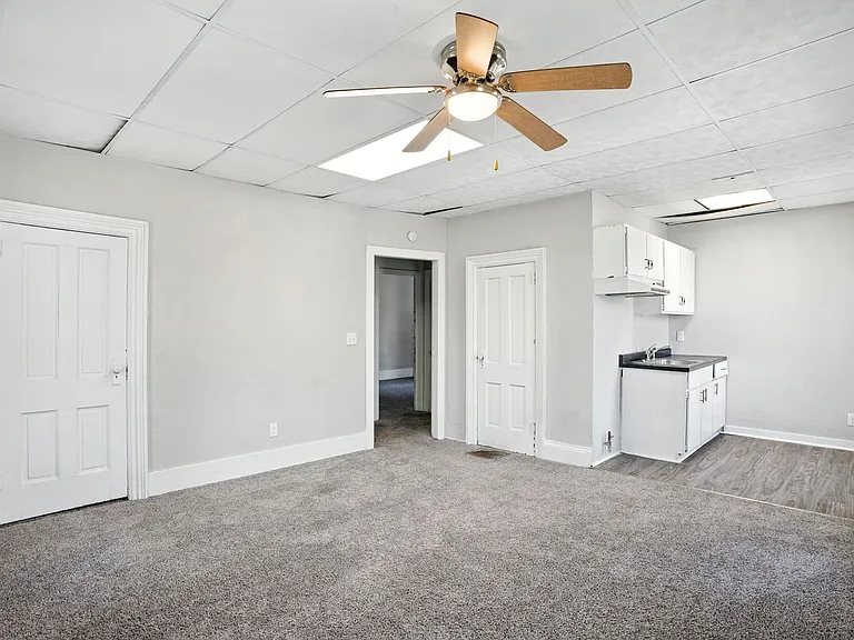 325 Kirkwood Blvd — Photo 18