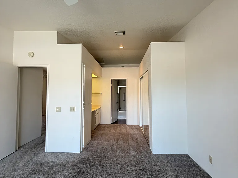 505 S Farrell Dr #R112 — Photo 10