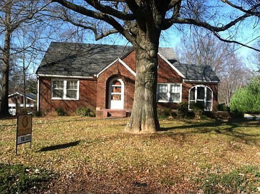 1st image of 2402 Richardson Dr