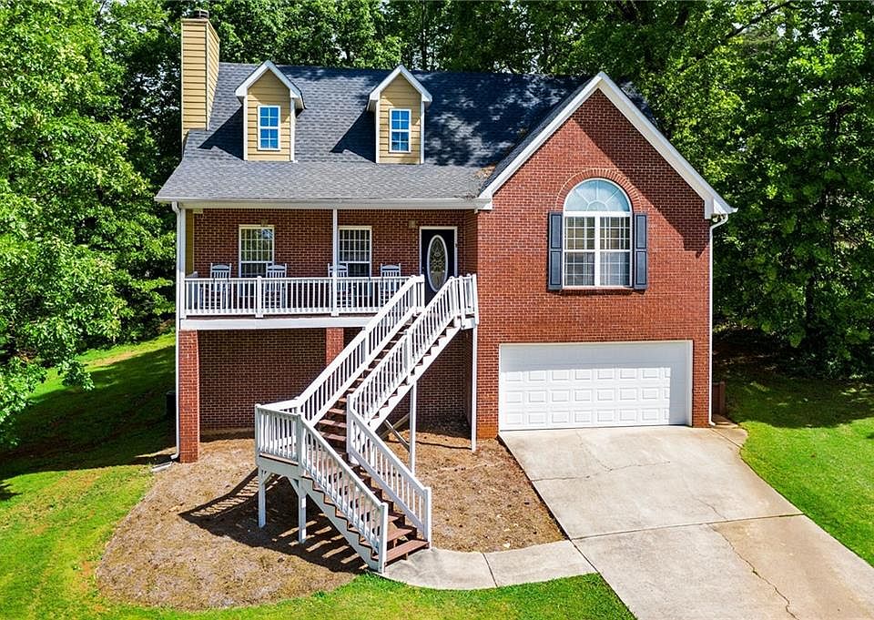 1st image of 43 Centerport Dr