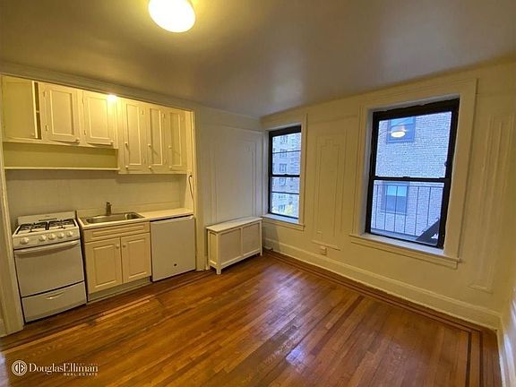 3rd image of 951 1st Ave #3A